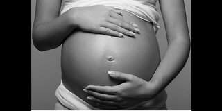 Why the umbilical cord must not be cut at birth - vital information