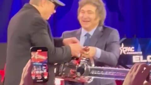 Argentine President Javier Milei presents a gift to Elon Musk!