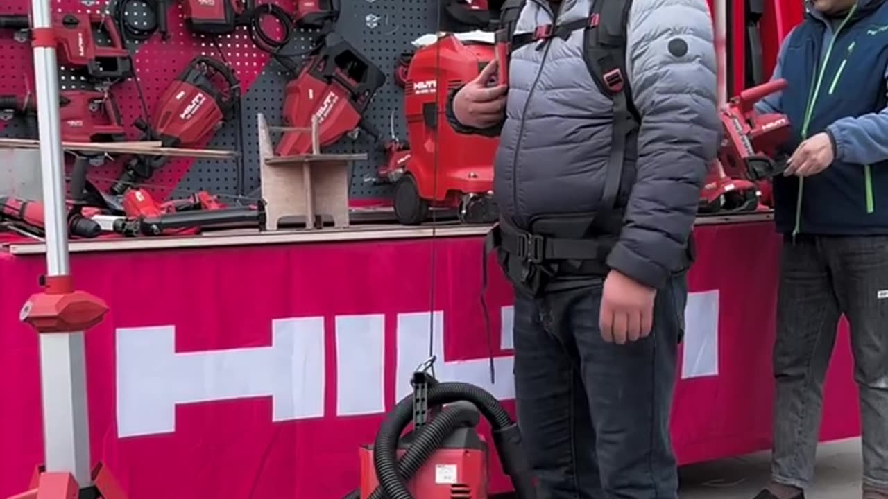 "🚧 Amazing Wearable Lifting Machine for Heavy Loads! 💪🏗️"