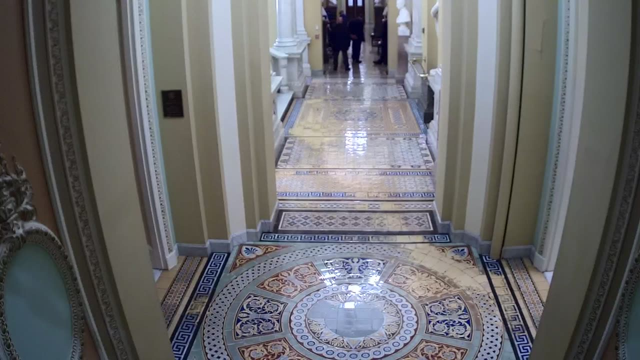 0205USCS02WestStairsnearS221_2021-01-06_21h40min02s143ms.mp4