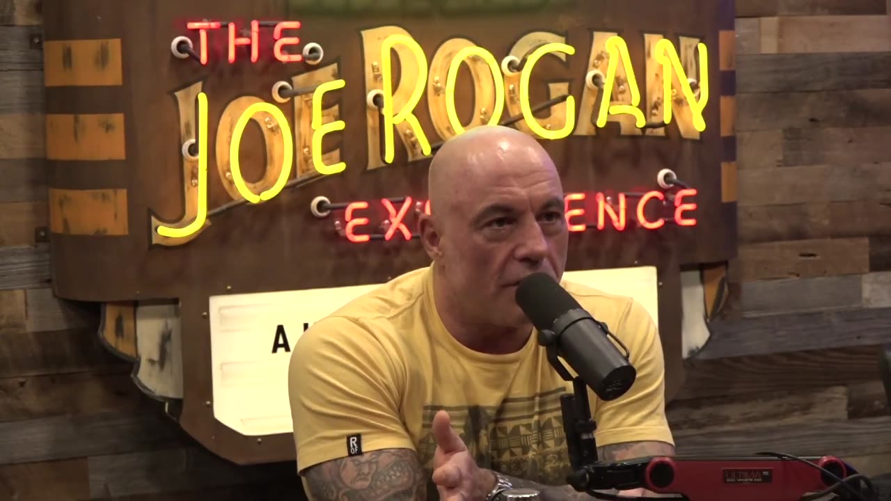 OH P*TAIN ! Joe Rogan Vient De Révéler Tout Sur Les "Drones" Et Cela Devrait Nous Préoccuper Tous.