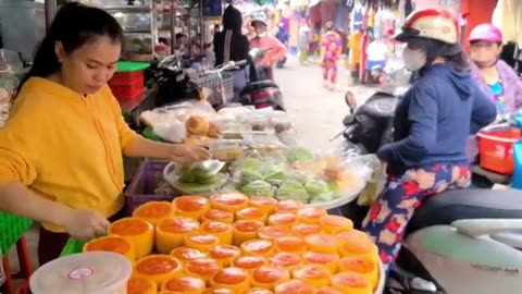 The Ultimate Guide to Vietnam's Grand Morning Market: Must-Try Foods!