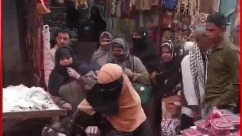 Kanpur: Woman Confronts Harasser in Market, Video Goes Viral; Police Take Action
