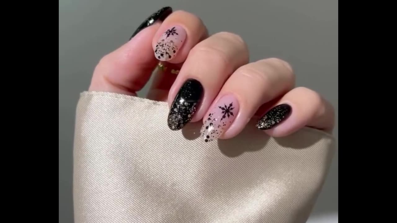 Black and white Glittered Nail design - Do you like it?