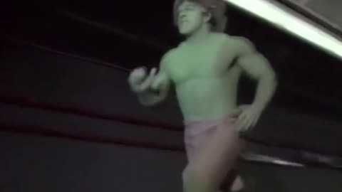 Incredible Hulk gets delayed on the London Underground
