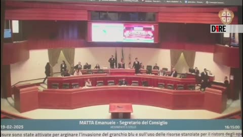 Cagliari - SARDEGNA. SFOTTÒ SU CONSIGLIERE REGIONALE M5S, MA È DISLESSICO (19.02.25)