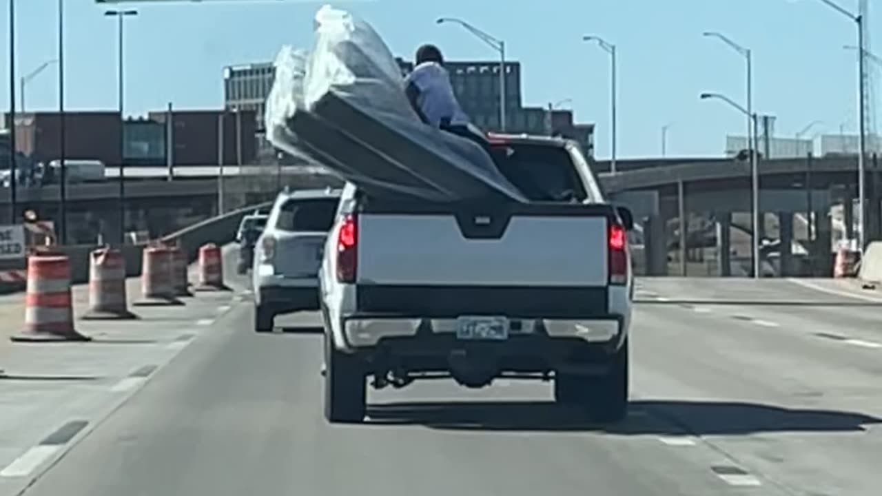 No Straps in Sight