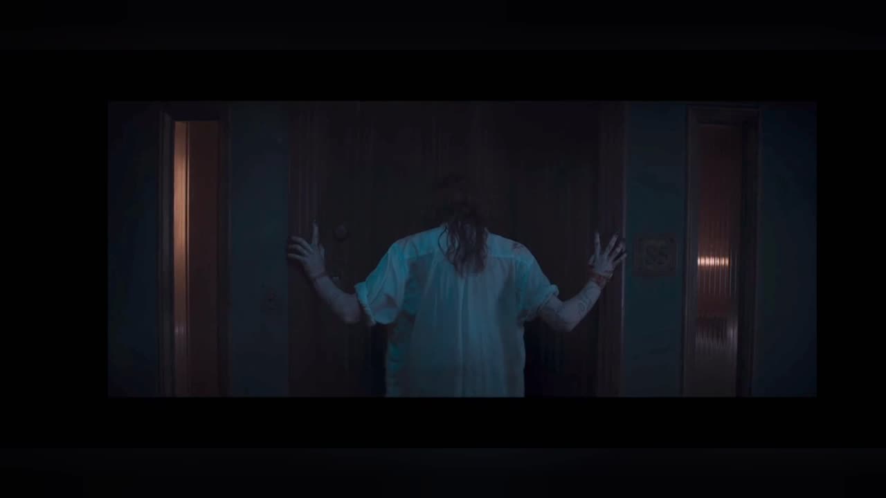 Cenas do filme a morte do demônio a ascensão