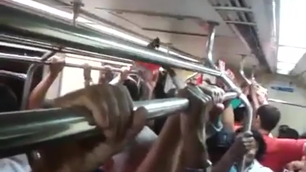 Gordão do Trem e seus chocolates, SUCESSO no Ramal Japeri!