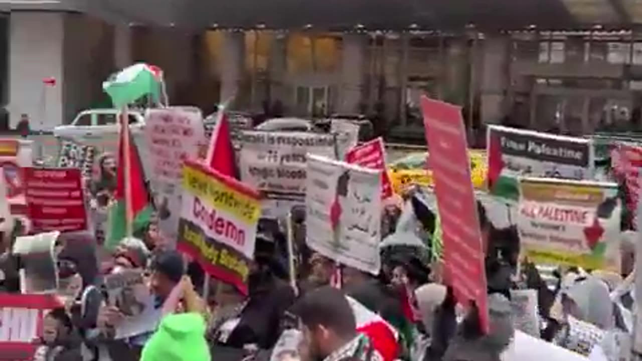 HAPPENING NOW IN NYC: "We don't want no Zionists here..