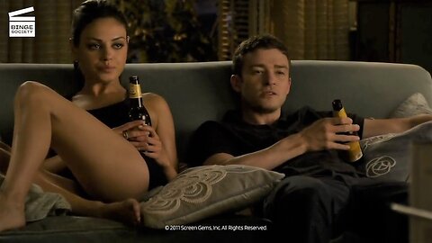 Friends with benefits: Becoming sex friends HD CLIP