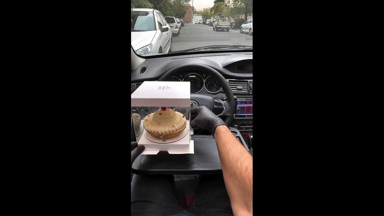 Follow for more ASMR videos🌮🍟 Credits: @foodfarmooni #mukbang #asmr #fastfood #asmreating