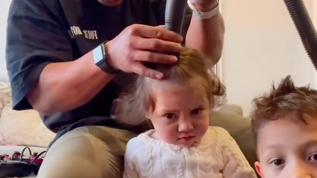 Creative Parent Uses Vacuum Cleaner to Style Baby's Hair #babyfunny #short #funnyvideos #usa