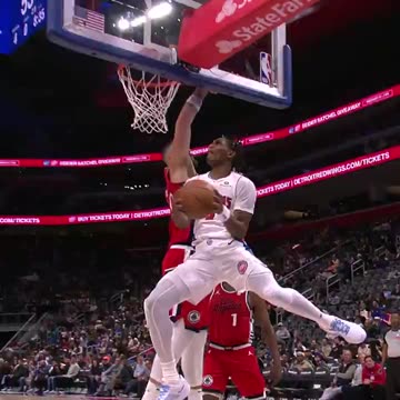 NBA - Silky smooth on the reverse lay 😮‍💨 Ausar Thompson showing off the athleticism!