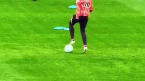 🔥 ¡MUSIALA DESLUMBRA! 😍 SUS JUEGOS DE PIES SON PURO ARTE ⚽