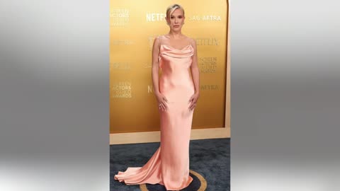 Millie Bobby Brown’s Peach Gown Steals SAG Awards Spotlight! News