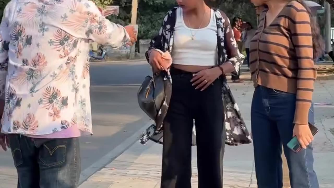 are madam chain khuli hai aapki , aese koi batata hai