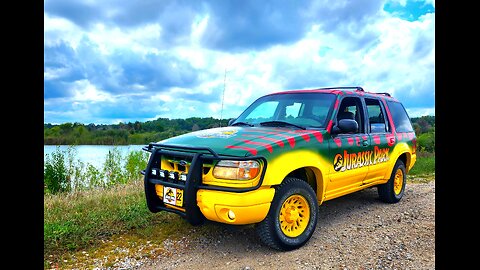 Jurassic transformation of an old Ford Explorer. Jurassic Chell 2.2