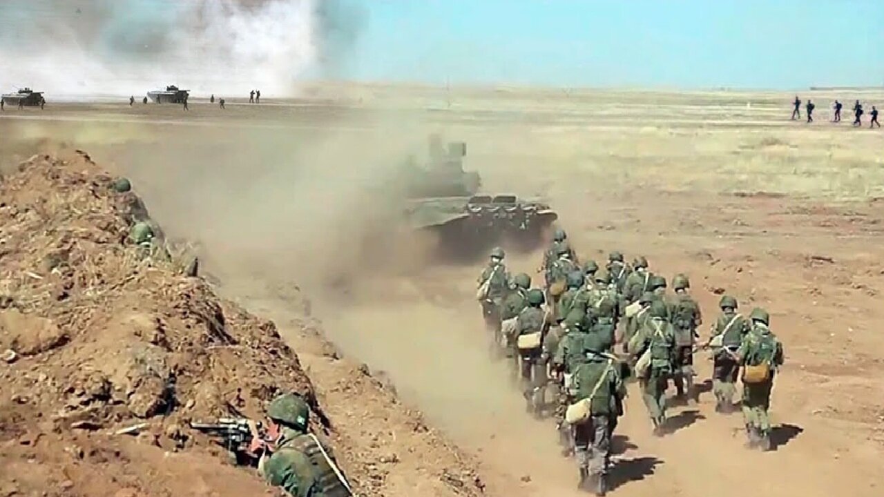 Russia throws dozens of tanks directly on Ukrainian positions, but soldiers flee in panic in Kursk🌍