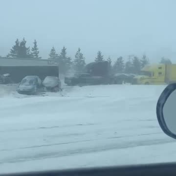 Huge Crash in Montreal Autoroute 20!