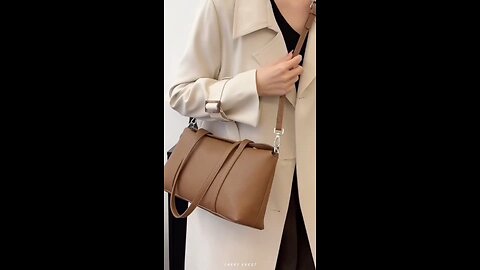 Sleek Leather Shoulder Bag for Everyday Use|Minimalist Tote Bag for Women|Elegant Handbag for Women