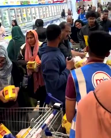 Grocery store in London - No English people left