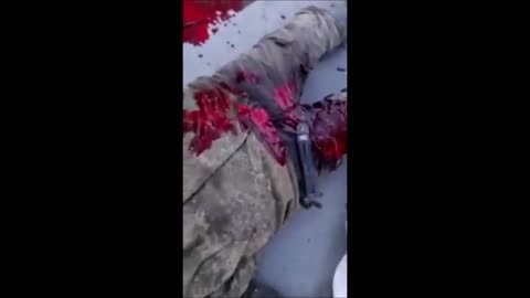 GRAPHIC: Ukrainian soldiers shooting captured Russian soldiers