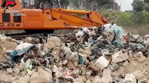 Tonnellate di rifiuti interrati in Puglia: ecco cosa hanno scoperto i Carabinieri a Fragagnano