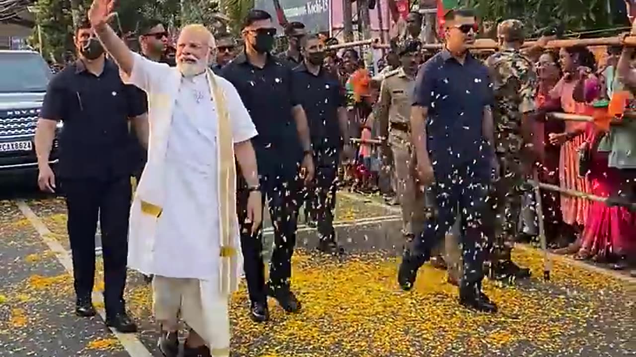 Kochi gives Prime Minister Modi a spectacular welcome.