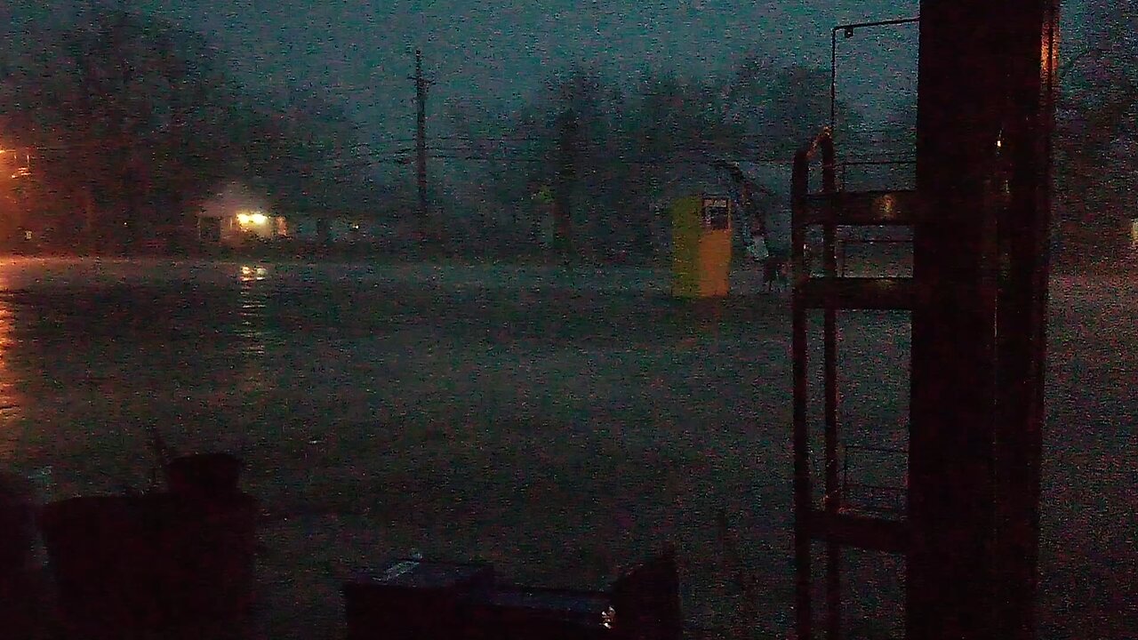 Rainstorm Paris, Tx