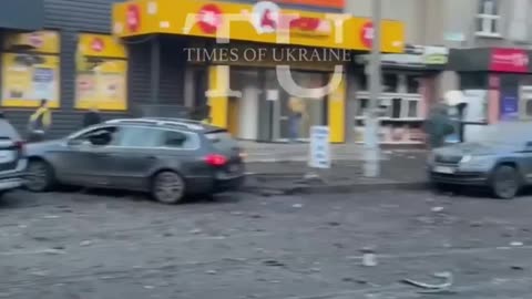 🤬 Russian strike on a residential building in Kryvyi Rih.