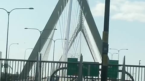 Boston Bridge obelisk