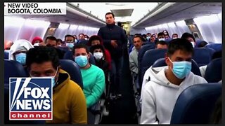 Migrant deportees land in Colombia after President Trump feud (1/28/25)