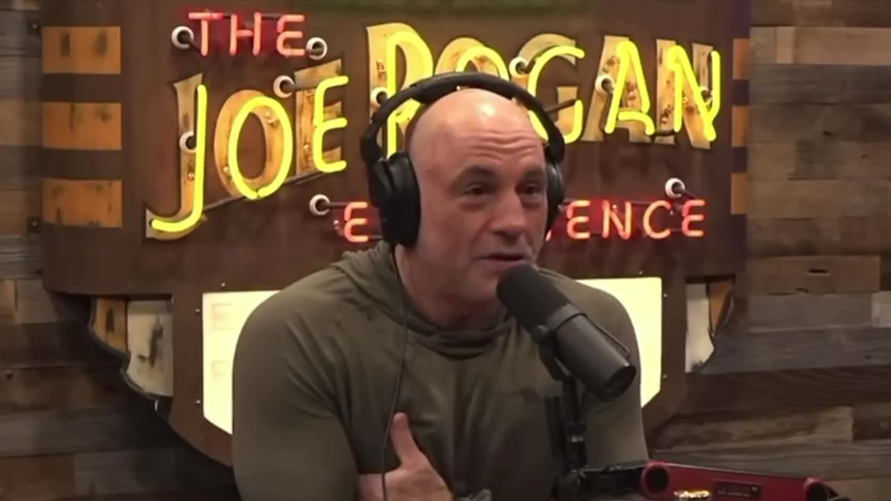 Dr. Bret Weinstein on Rogan discussing USAID