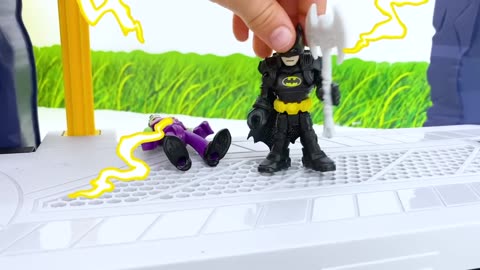 Batcave Playset Kids Toy Unboxing and Play with Vlad & Niki