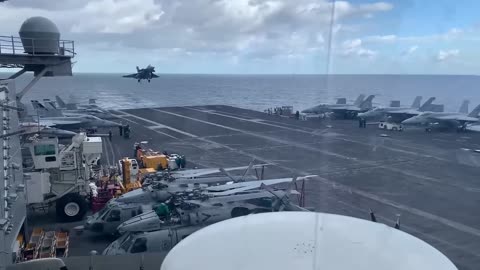 French Rafale fighter jets operate with USS : George H.W. Bush