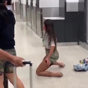 Woman has her flight cancelled and goes literally insane