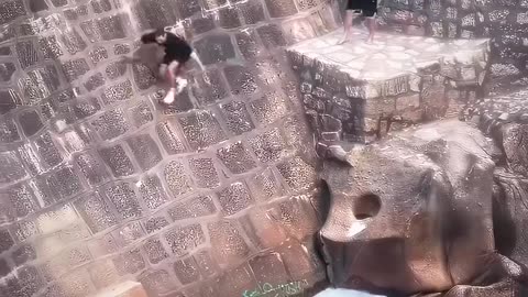Others wall running vs this man