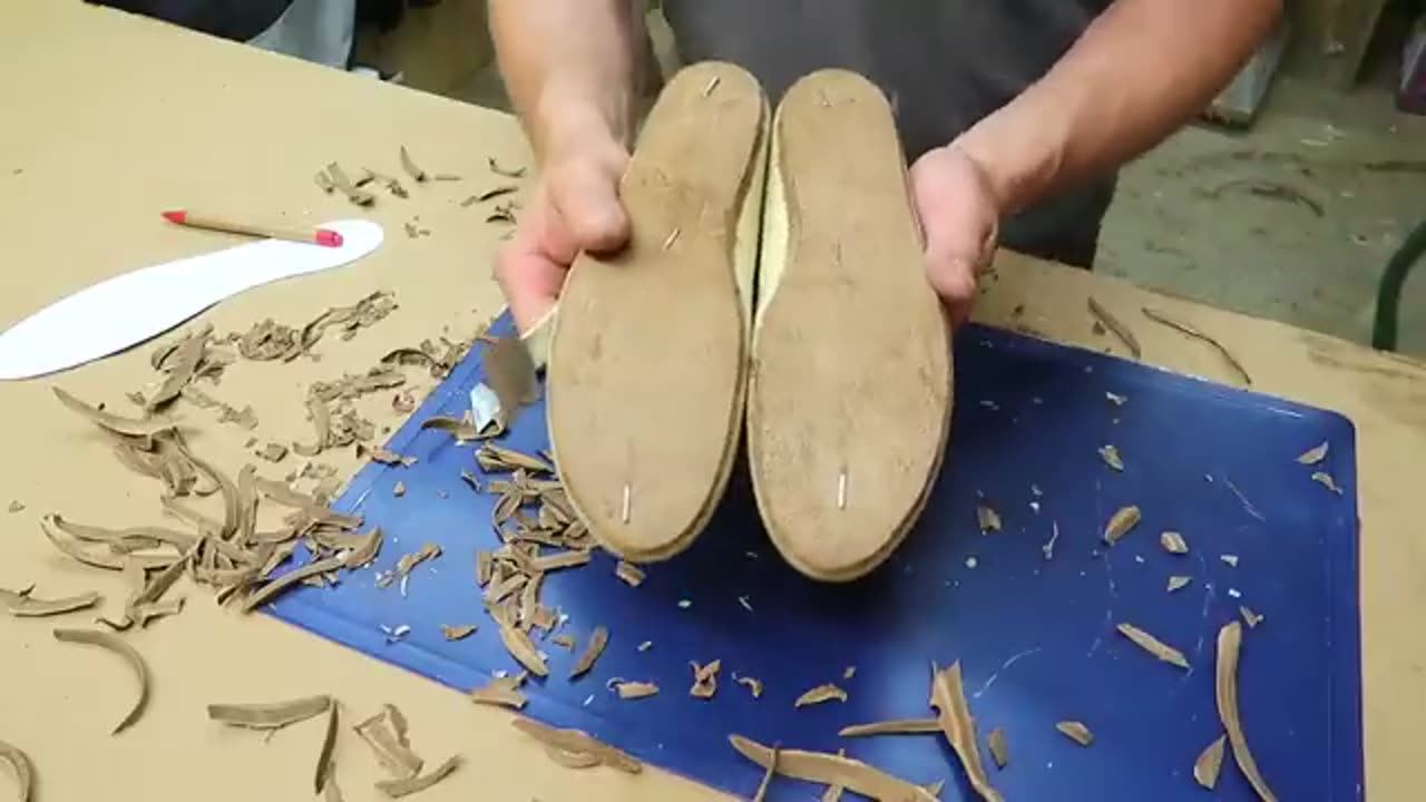 Making handmade hiking shoes - Making leather shoes