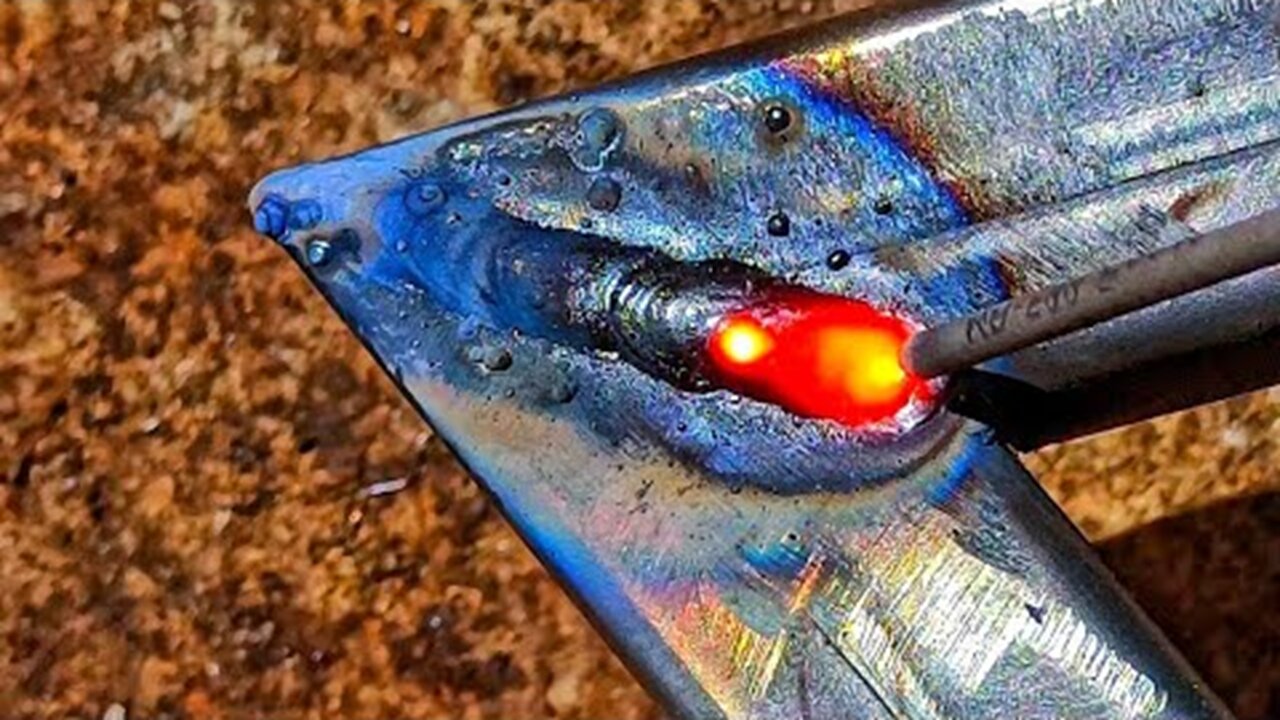 Few People Know How a Welder Differentiates Square Tube and L-Iron Welding