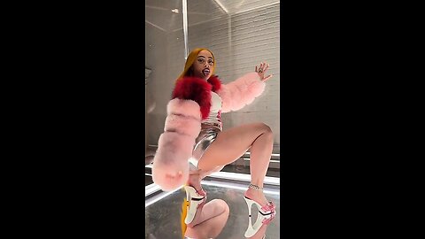 Ice Spice Shaking and clapping ass Twerk Archives