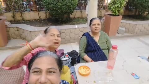 girnar jatra karva gaya masti karta karta mama mami masi maa