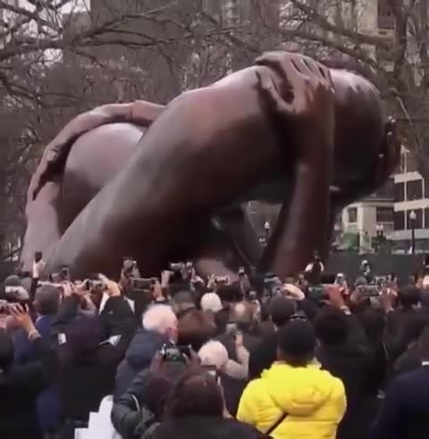 that look like phalluses or pornography