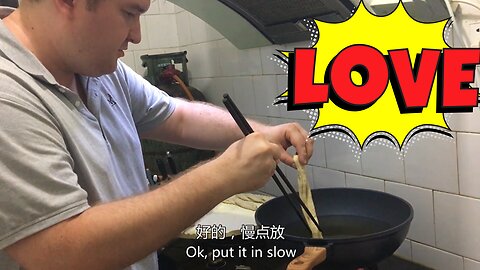 How Many Chinese Food Secrets Has This Foreigner Stolen? He Even Learned to Make Youtiao!