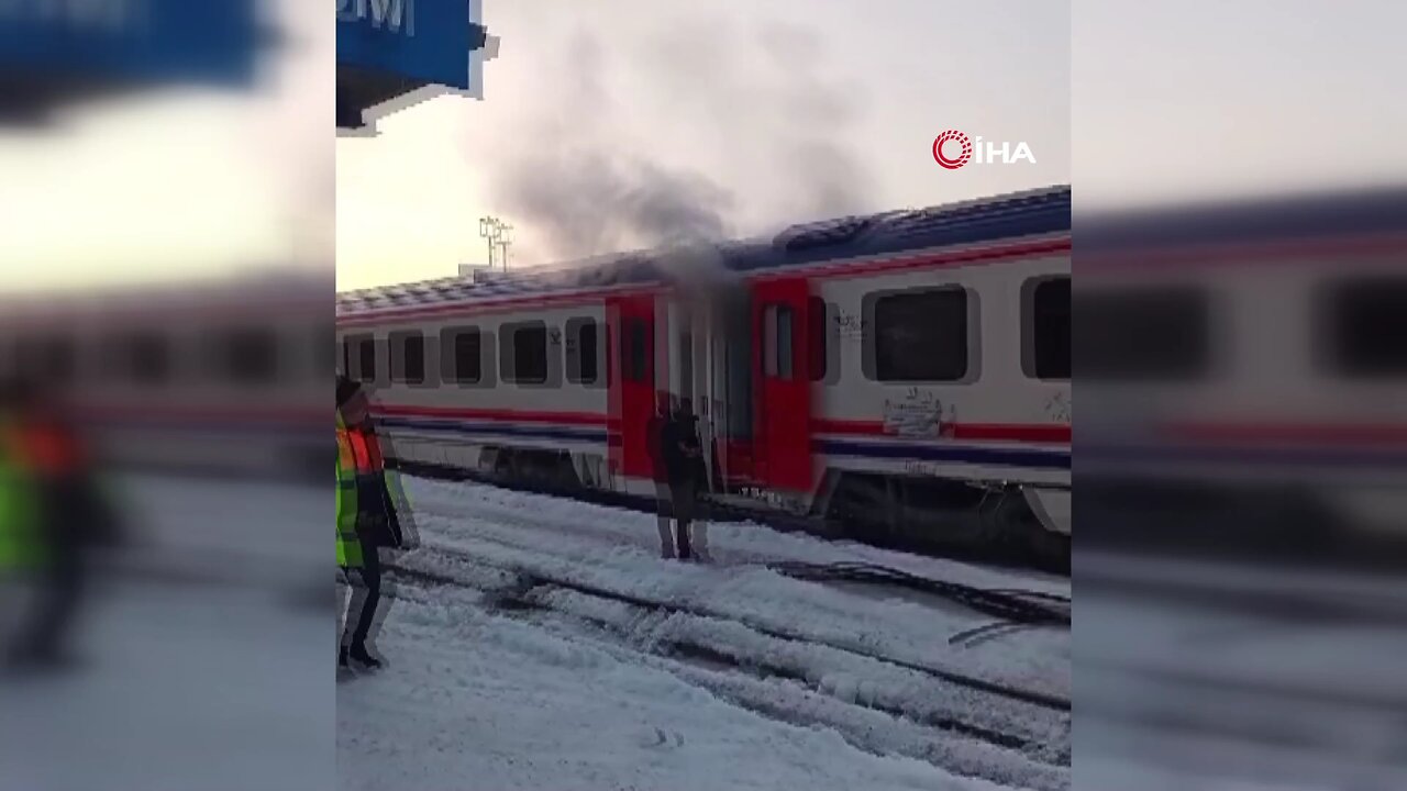 Turistik Doğu Ekspresi vagonunda çıkan yangına itfaiye müdahale etti