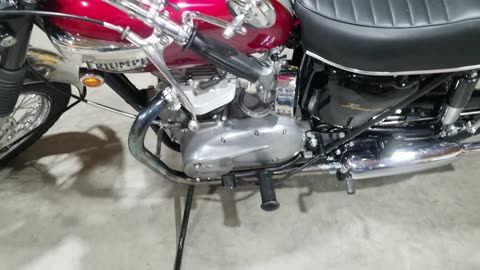 1968 Triumph Bonneville restoration part 26, Installing the fuel tank and lines