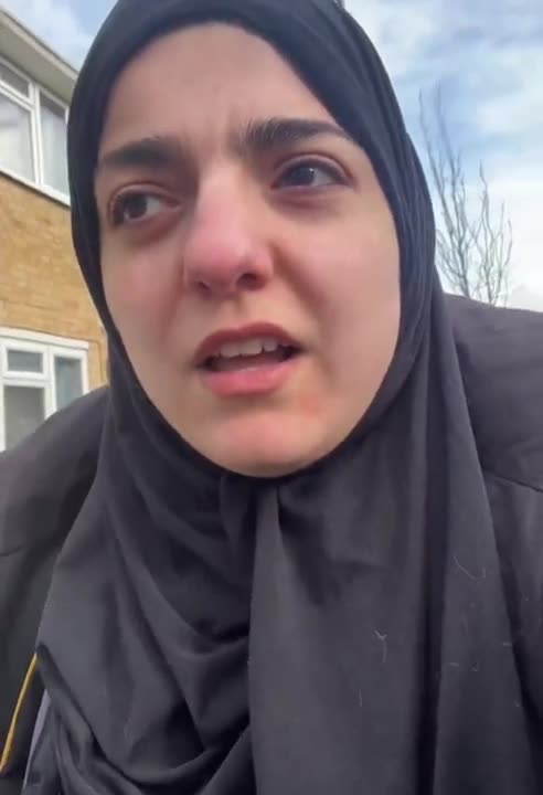 A M-slim woman in UK thanks British taxpayers