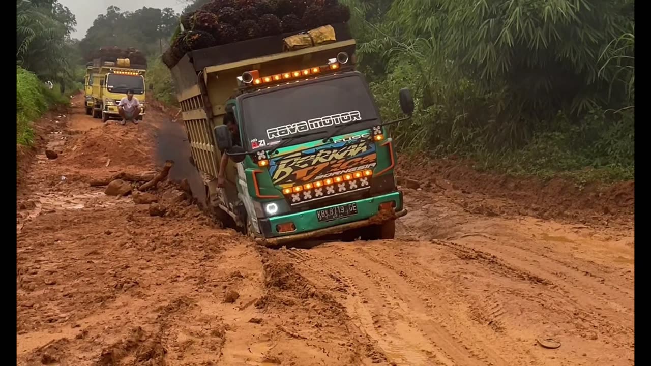 Viral Compilation Truck Extreme Drive