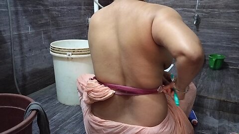 Desi villege bhabhi cleaning and bathing vlog