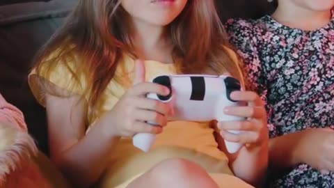 "Crossplay Chaos: The Great Gaming Face-Off" 🎮🔥